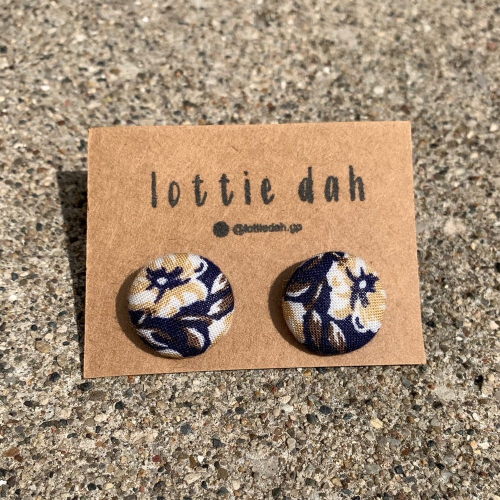 2/$15 🦋 Handmade Floral earrings  vintage handmade